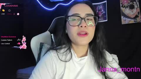 Snapshot of jonathanrwick chatting on 10/28/25, 05:55 Janna online show from 10/28/25, 05:55