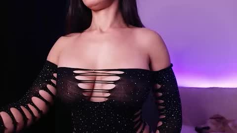 AlesyaJ online show from 10/31/25, 08:26