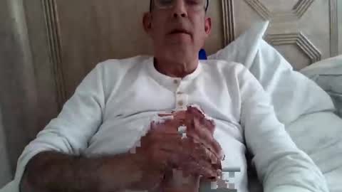 Snapshot of jonlovespussy6969 chatting on 05/03/26, 01:17 John loves pussy online show from 05/03/26, 01:17