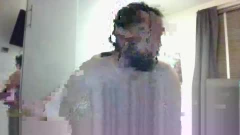 Snapshot of jonnyb9876 chatting on 10/22/25, 05:02 jonnyb9876 online show from 10/22/25, 05:02