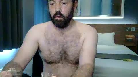 Snapshot of jonnyb9876 chatting on 12/16/25, 12:32 jonnyb9876 online show from 12/16/25, 12:32