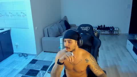 jonnyporn1 online show from 11/01/25, 07:38