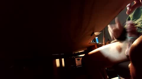 Snapshot of jontn_swift chatting on 10/05/25, 05:06 Jonathon Swift online show from 10/05/25, 05:06