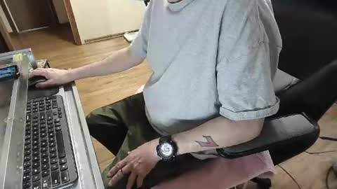 Snapshot of jorigwm chatting on 02/28/25, 04:54 jorigwm online show from 02/28/25, 04:54