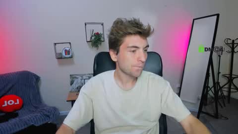 joseph_bear_ online show from 09/22/25, 07:16