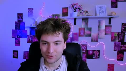 joseph_bear_ online show from 04/21/26, 07:47