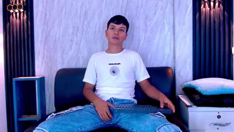 Joseph Gonzalez online show from 12/14/25, 03:01