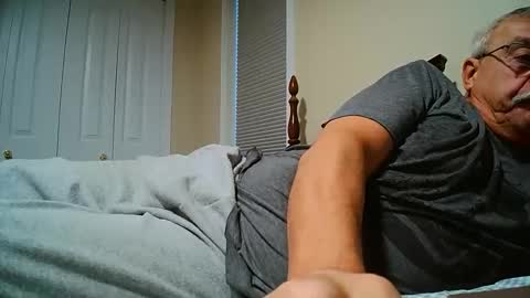 josephgr2021 online show from 11/10/25, 03:33