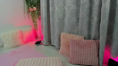 Snapshot of josephinemoon chatting on 07/05/26, 01:07 Josephine online show from 07/05/26, 01:07
