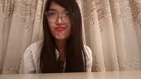 Snapshot of josephinepantle chatting on 05/28/26, 03:42 Kama online show from 05/28/26, 03:42