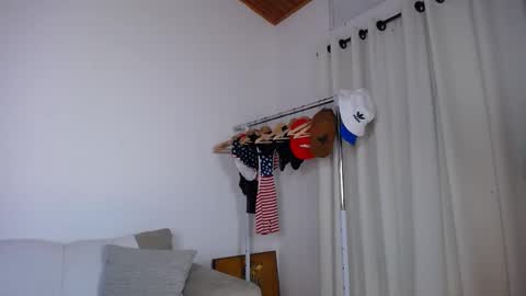 josezaens_ online show from 10/31/25, 08:15