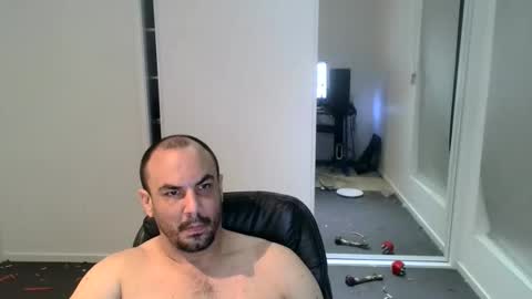 josh_aus333 online show from 10/10/25, 01:10