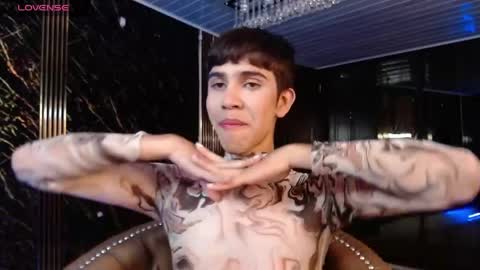 joshua_saenz_ online show from 05/01/26, 01:43