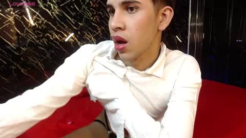 joshua_saenz_ online show from 05/17/26, 11:34