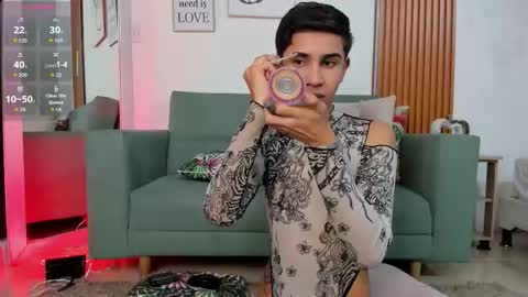 Joshua Sanz  online show from 10/10/25, 03:38