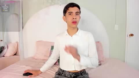 Joshua Sanz  online show from 10/26/25, 03:34