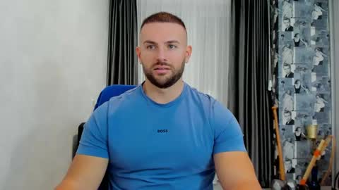 Snapshot of joshuamuscle69 chatting on 02/05/25, 11:44 joshuamuscle69 online show from 02/05/25, 11:44