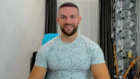 Snapshot of joshuamuscle69 chatting on 02/15/25, 11:06 joshuamuscle69 online show from 02/15/25, 11:06