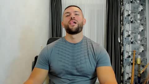 Snapshot of joshuamuscle69 chatting on 02/17/25, 07:15 joshuamuscle69 online show from 02/17/25, 07:15