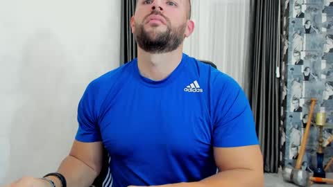 Snapshot of joshuamuscle69 chatting on 02/19/25, 06:54 joshuamuscle69 online show from 02/19/25, 06:54