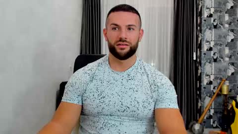 Snapshot of joshuamuscle69 chatting on 03/06/25, 05:00 joshuamuscle69 online show from 03/06/25, 05:00