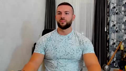 Snapshot of joshuamuscle69 chatting on 03/07/25, 05:51 joshuamuscle69 online show from 03/07/25, 05:51