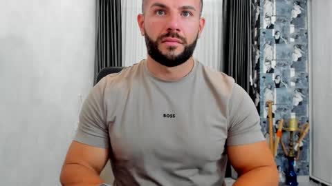 Snapshot of joshuamuscle69 chatting on 09/12/25, 01:44 joshuamuscle69 online show from 09/12/25, 01:44