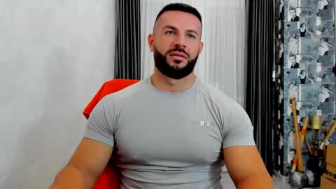 Snapshot of joshuamuscle69 chatting on 09/29/25, 03:39 joshuamuscle69 online show from 09/29/25, 03:39