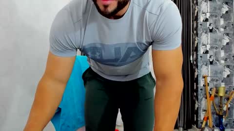 Snapshot of joshuamuscle69 chatting on 10/23/25, 05:40 joshuamuscle69 online show from 10/23/25, 05:40