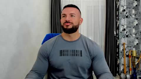 Snapshot of joshuamuscle69 chatting on 11/06/25, 06:47 joshuamuscle69 online show from 11/06/25, 06:47