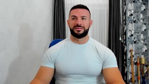 Snapshot of joshuamuscle69 chatting on 11/14/25, 06:23 joshuamuscle69 online show from 11/14/25, 06:23