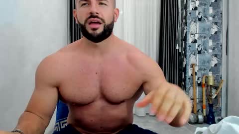 Snapshot of joshuamuscle69 chatting on 11/14/25, 06:28 joshuamuscle69 online show from 11/14/25, 06:28