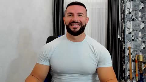 Snapshot of joshuamuscle69 chatting on 11/15/25, 06:33 joshuamuscle69 online show from 11/15/25, 06:33