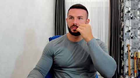 Snapshot of joshuamuscle69 chatting on 11/18/25, 06:51 joshuamuscle69 online show from 11/18/25, 06:51