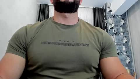 Snapshot of joshuamuscle69 chatting on 11/26/25, 05:41 joshuamuscle69 online show from 11/26/25, 05:41