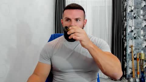 Snapshot of joshuamuscle69 chatting on 11/27/25, 11:01 joshuamuscle69 online show from 11/27/25, 11:01