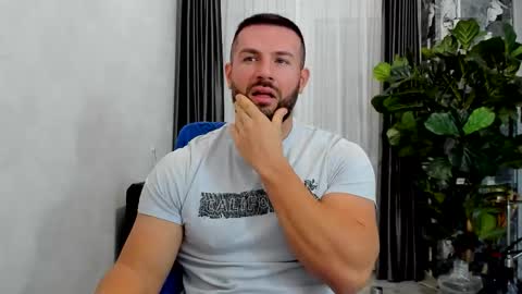 Snapshot of joshuamuscle69 chatting on 12/14/25, 07:58 joshuamuscle69 online show from 12/14/25, 07:58