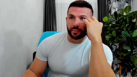 Snapshot of joshuamuscle69 chatting on 01/05/26, 05:27 joshuamuscle69 online show from 01/05/26, 05:27