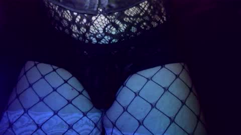 Sissy with shrunken little clitty online show from 10/19/25, 07:03