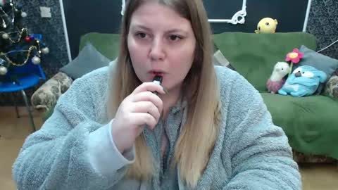 josiesun771 online show from 02/10/25, 07:04