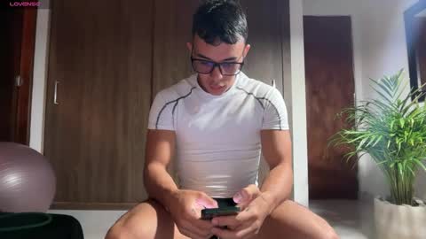 Im Jouliano online show from 11/22/25, 11:04