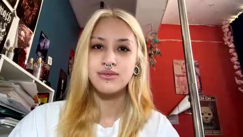 Snapshot of jovanlariccia chatting on 07/05/26, 03:56 Kimie is here online show from 07/05/26, 03:56