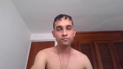 Snapshot of jovenvergonguapo09 chatting on 06/23/26, 08:29 Van Helsing online show from 06/23/26, 08:29