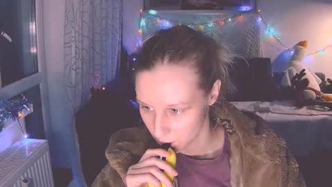 Snapshot of joy_keys chatting on 12/18/24, 03:00 joy_keys online show from 12/18/24, 03:00