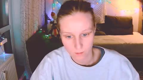 Snapshot of joy_keys chatting on 12/23/24, 05:00 joy_keys online show from 12/23/24, 05:00