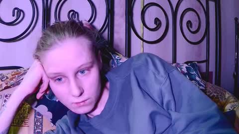 Snapshot of joy_keys chatting on 01/23/25, 03:43 joy_keys online show from 01/23/25, 03:43