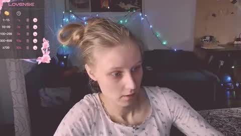 Snapshot of joy_keys chatting on 02/15/25, 05:28 joy_keys online show from 02/15/25, 05:28