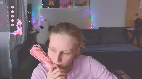 Snapshot of joy_keys chatting on 03/04/25, 05:34 joy_keys online show from 03/04/25, 05:34