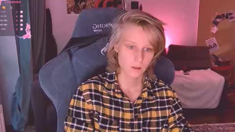 Snapshot of joy_keys chatting on 10/22/25, 02:28 joy_keys online show from 10/22/25, 02:28