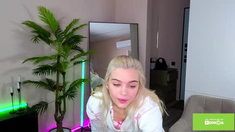 Snapshot of joybunny chatting on 02/07/25, 08:44 joybunny online show from 02/07/25, 08:44